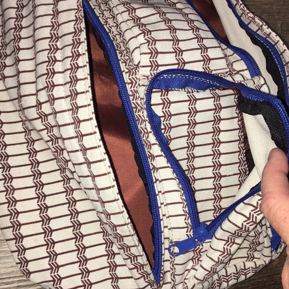 Kavu rope sling crossbody backpack - Picture 7 of 8